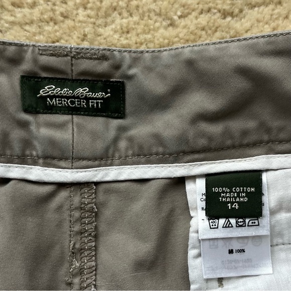 ✨Eddie Bauer Women’s Mercer Fit Khaki Chino Shorts - Size 14 - EUC - 100% Cotton - Picture 3 of 8
